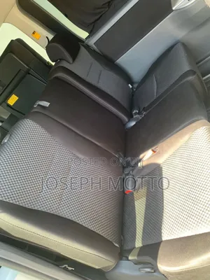 Toyota Noah 2.0 143hp AWD (8 Seater) 2008 Gray