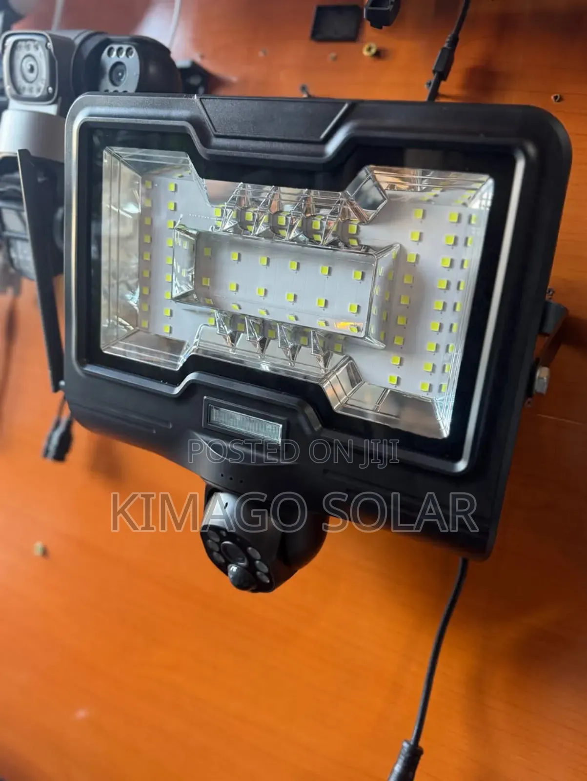 Taa Na Camera Ya Solar Usiku Wote Unaona Kila Kitu