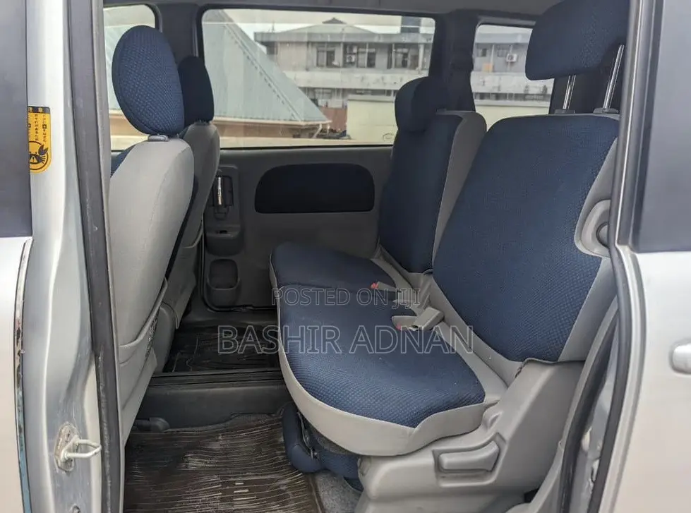 Toyota Sienta 1.5 FWD 2005 Silver
