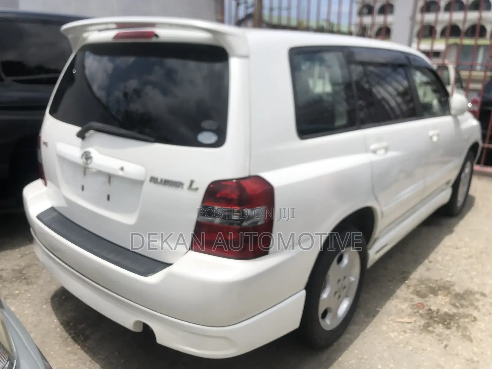 Toyota Kluger 2004 White