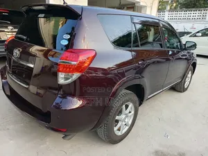Toyota Vanguard 2010 Maroon