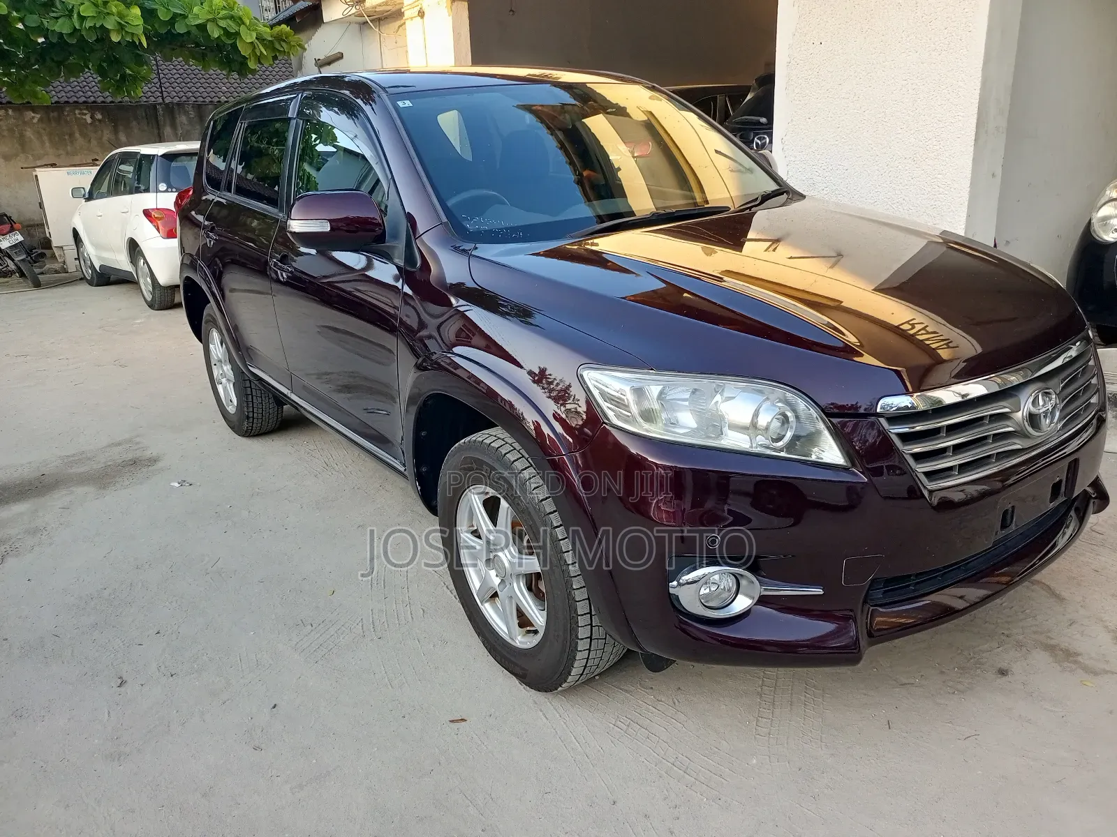 Toyota Vanguard 2010 Maroon
