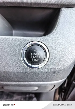 Toyota Noah 2.0 143hp AWD (8 Seater) 2009 Black