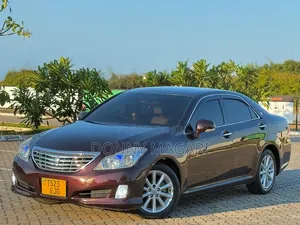 Toyota Crown 2009 Maroon