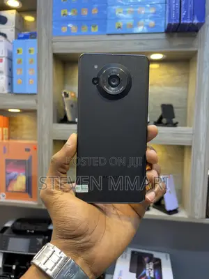 New Sharp Aquos R7 256 GB Black