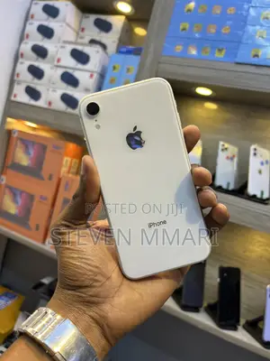 Apple iPhone XR 64 GB White
