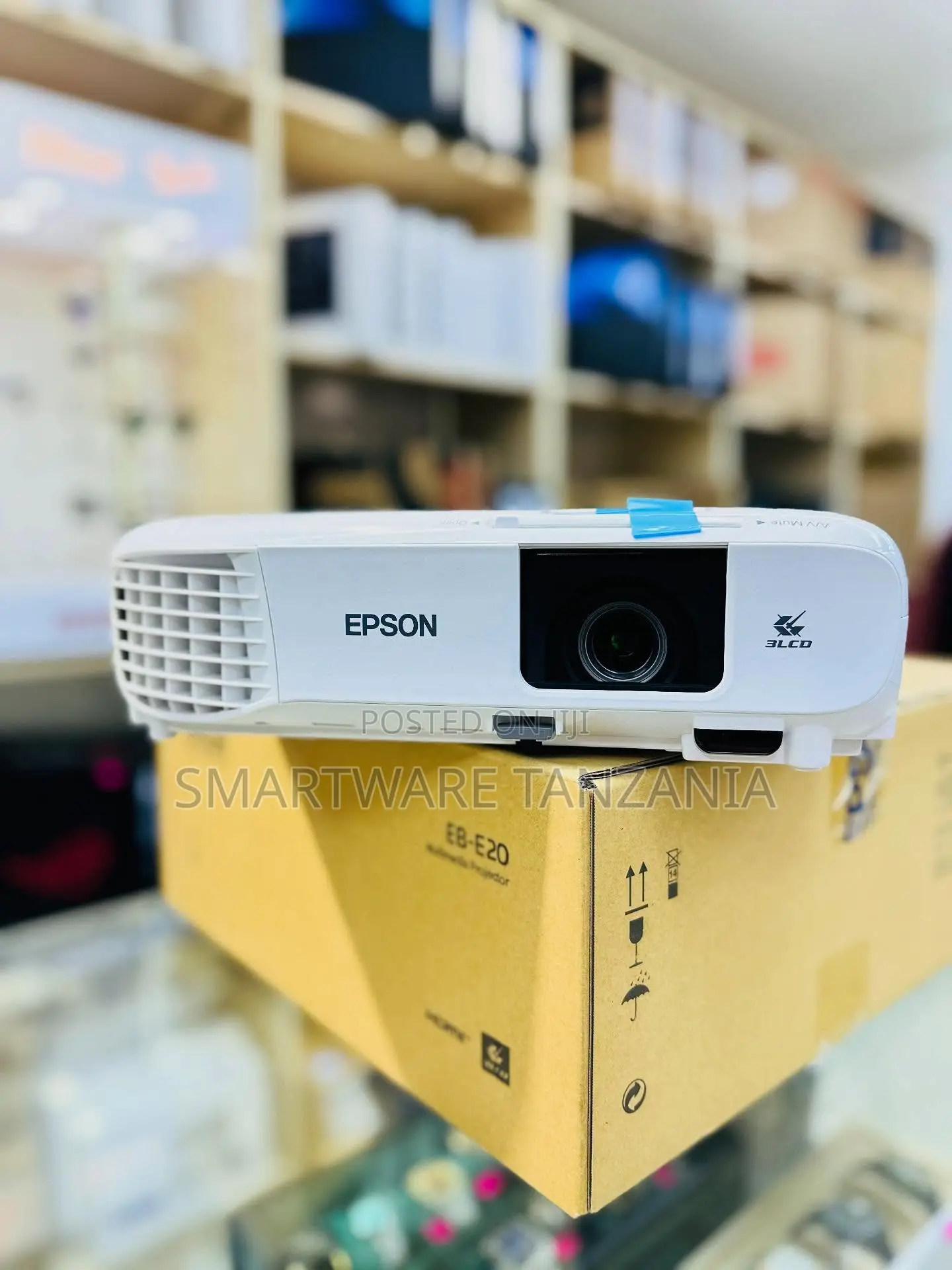 Epson Eb-E20 3lcd, 3300 Lumens, Easy Alignment, 18 Years Lamp Life,