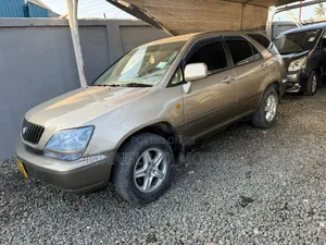 Toyota Harrier 2000 Gold