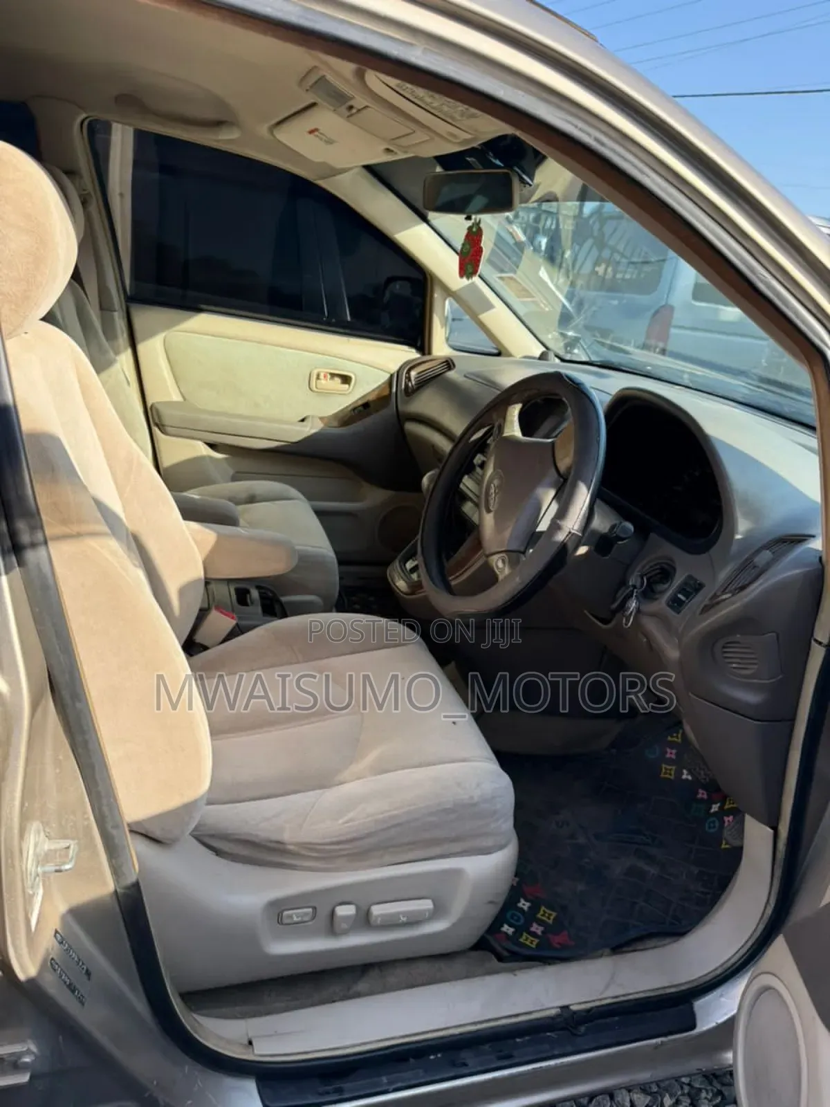 Toyota Harrier 2000 Gold