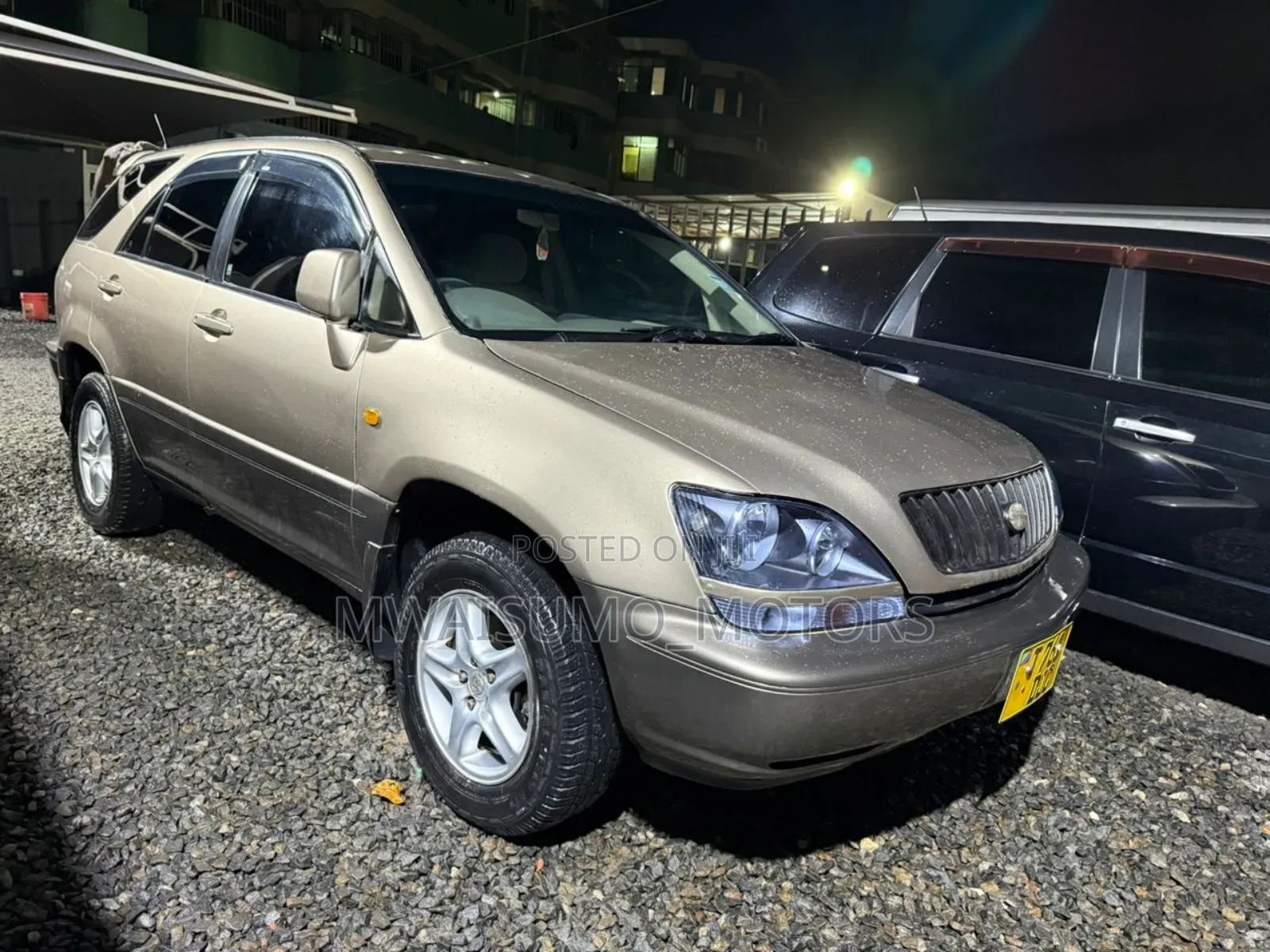 Toyota Harrier 2000 Gold