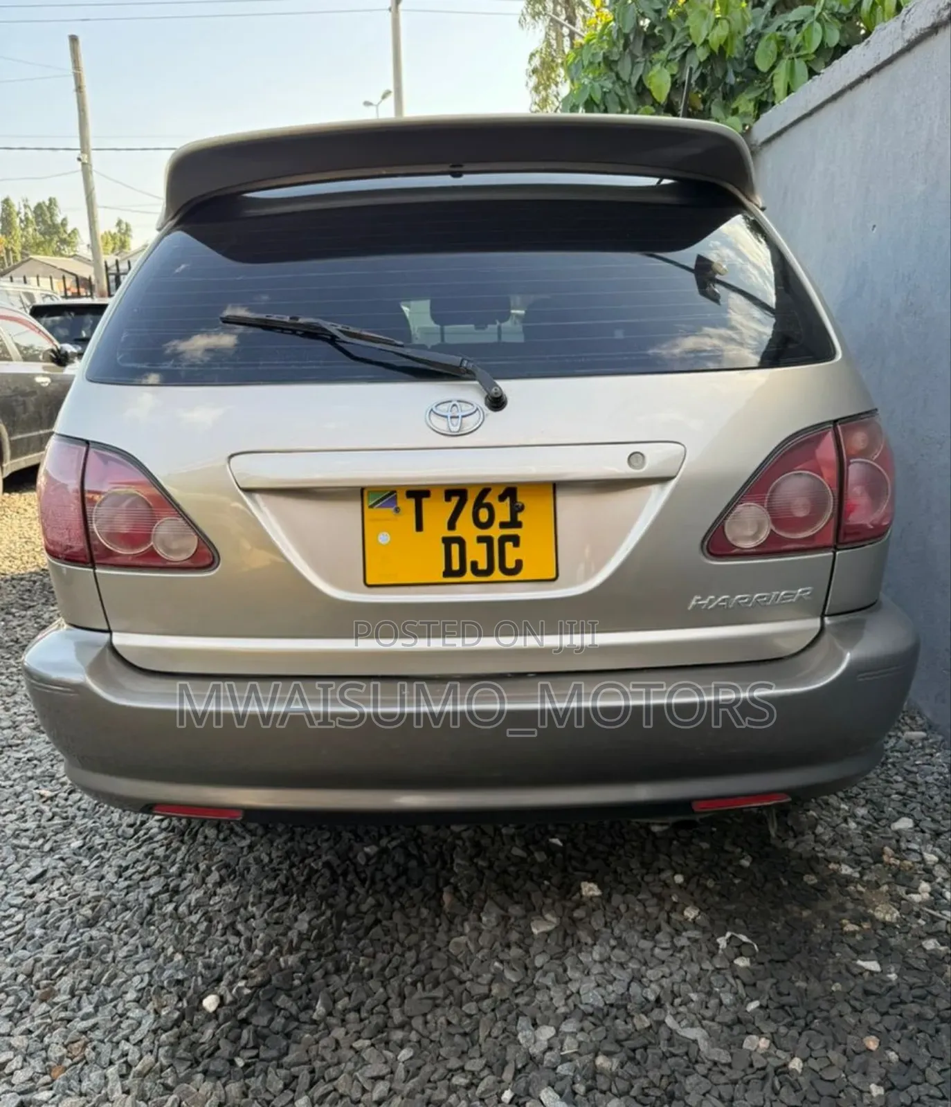 Toyota Harrier 2000 Gold