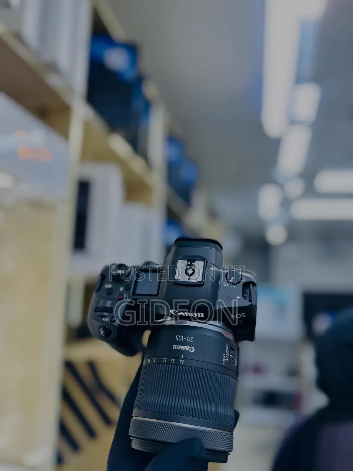 With Mo Len Canon Eos , R5 Camera