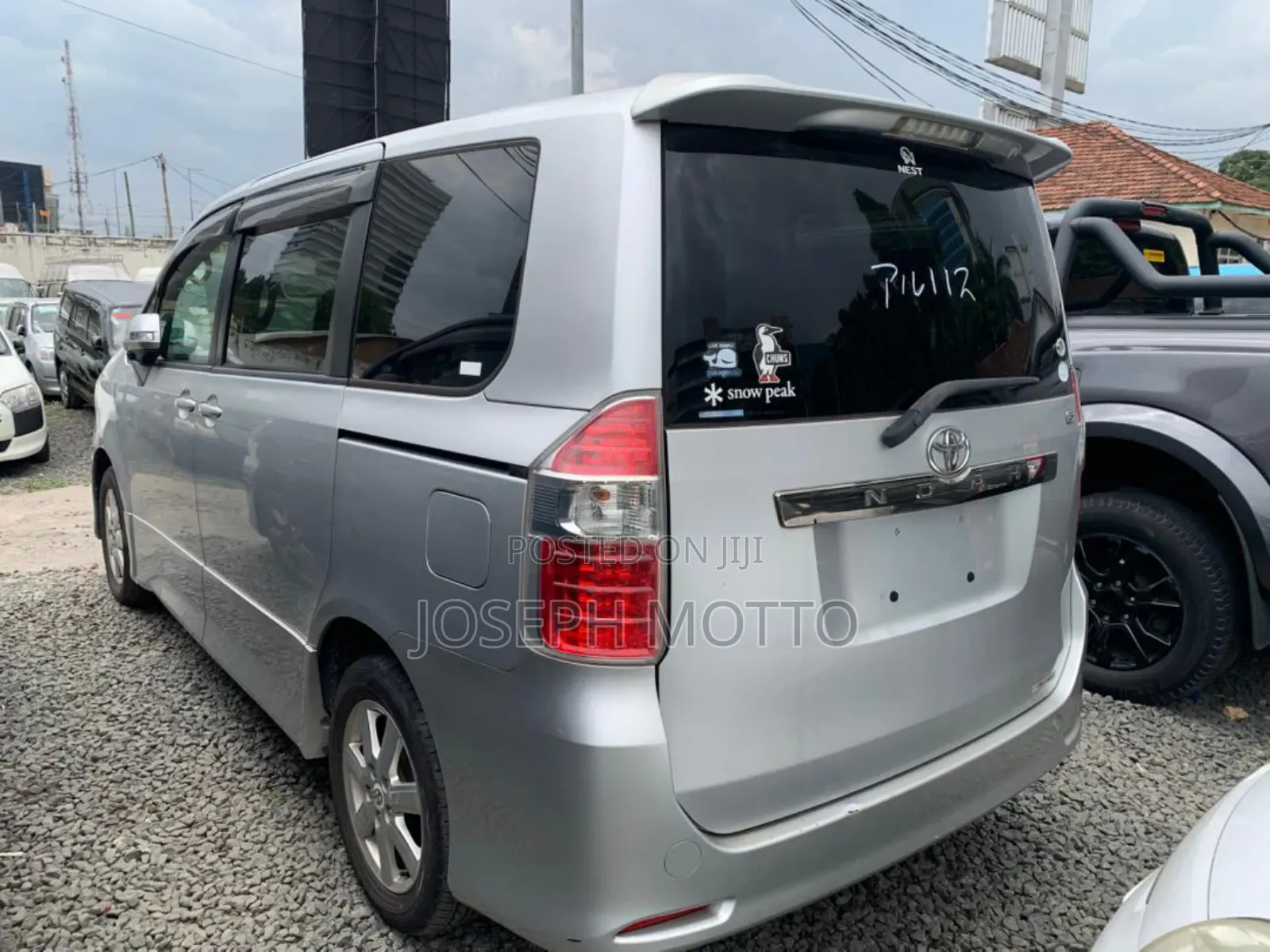 Toyota Noah 2.0 143hp AWD (8 Seater) 2008 Silver