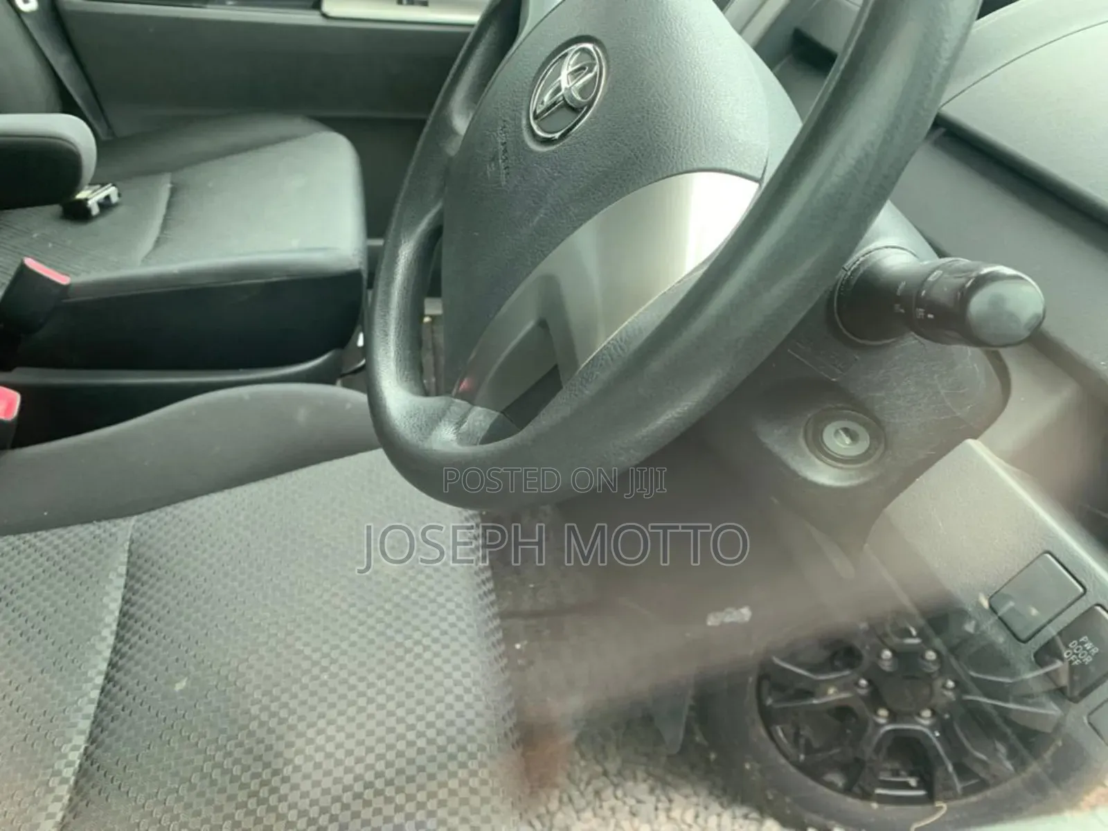Toyota Noah 2.0 143hp AWD (8 Seater) 2008 Silver