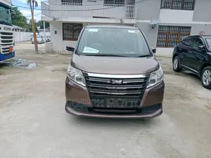 Toyota Noah 2.0 FWD (7 Seater) 2015 Beige