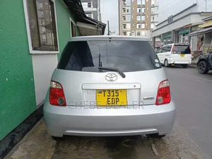 Toyota IST 2006 Silver