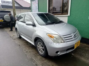 Toyota IST 2006 Silver