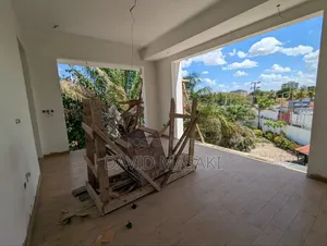 17bdrm Block of Flats in Compound, Masaki for rent