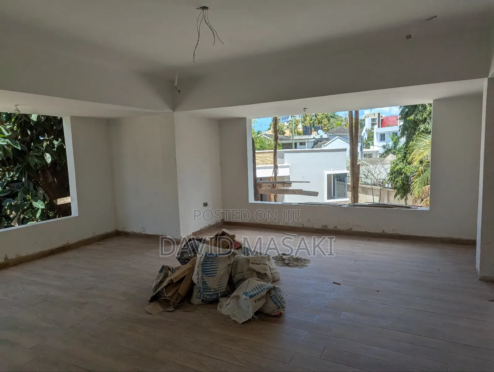 17bdrm Block of Flats in Compound, Masaki for rent
