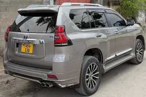 Toyota Land Cruiser 2021 Gray