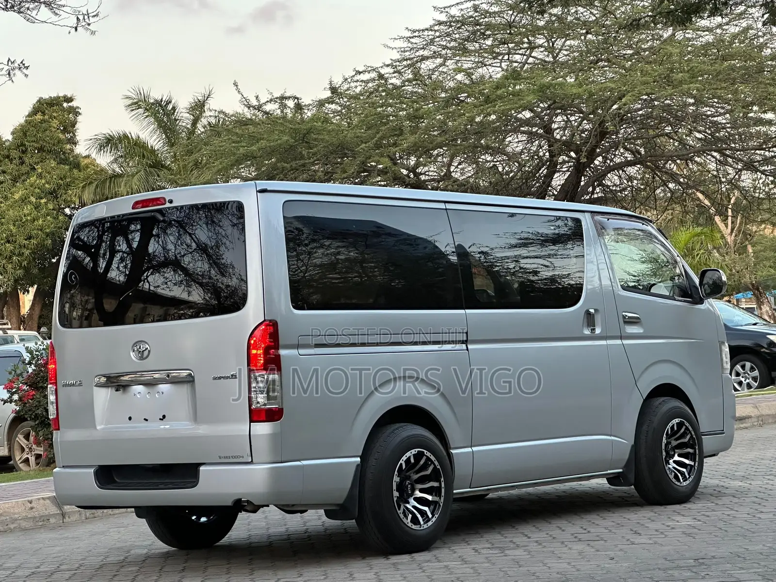 Toyota Quantum 2005 Silver