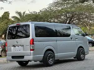 Toyota Quantum 2005 Silver