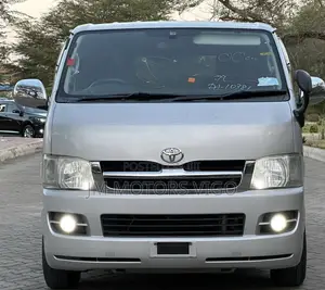 Toyota Quantum 2005 Silver