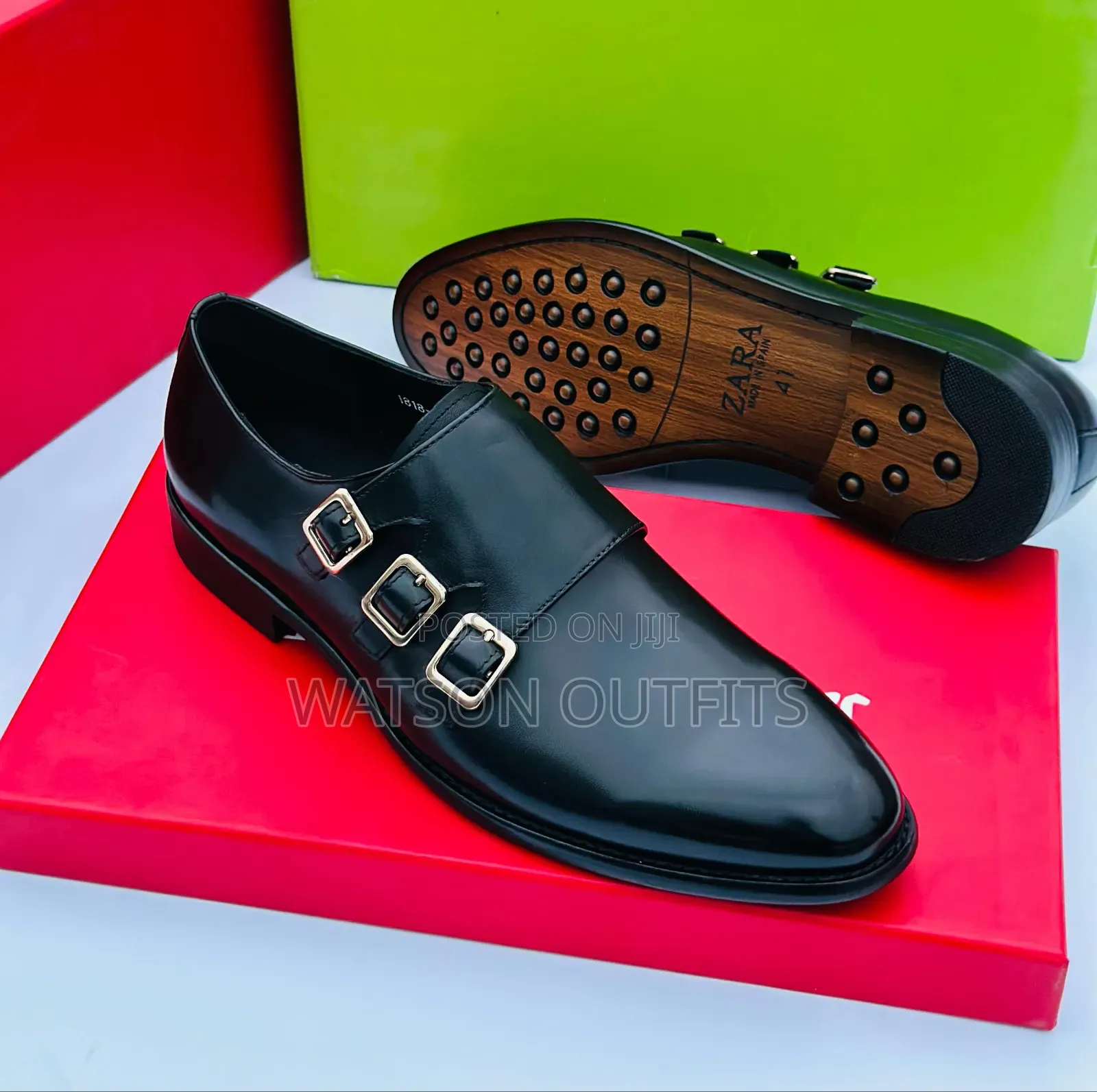 Men's Shoes Very Hot With Three Buckles on Top