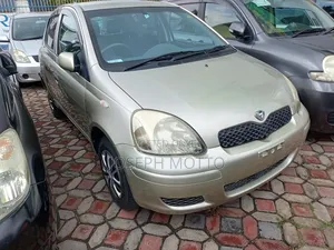 Toyota Vitz 1.3 AWD 3dr 2004 Gold