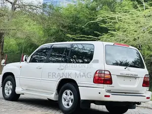 Toyota Land Cruiser 2000 White