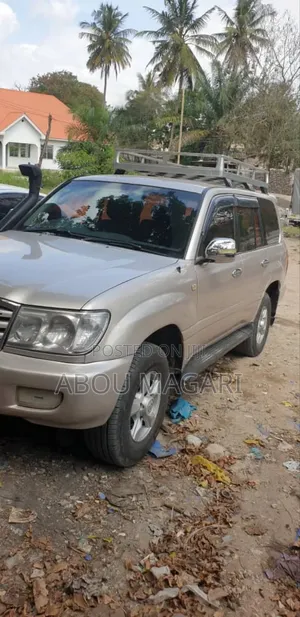 Toyota Land Cruiser 2002 Gold