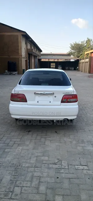 Toyota Carina 1.5 FWD Sedan 2001 White