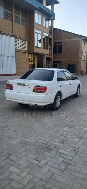 Toyota Carina 1.5 FWD Sedan 2001 White