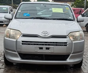 Toyota Succeed SV Premium 2014 Silver