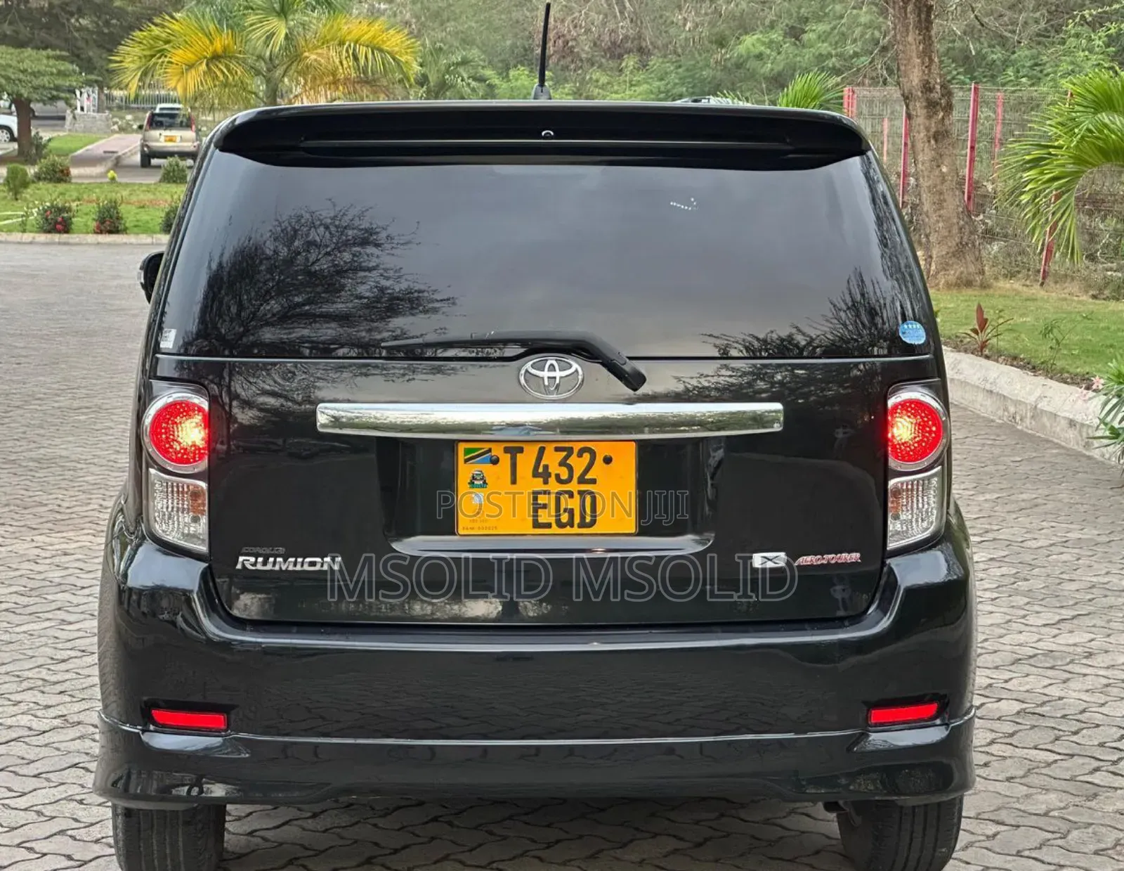 Toyota Corolla Rumion 2010 Black