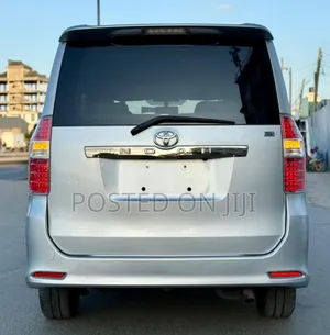 Toyota Noah 2008 Silver