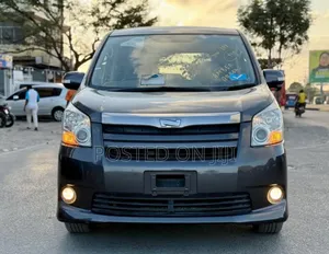 Toyota Noah 2007 Gray