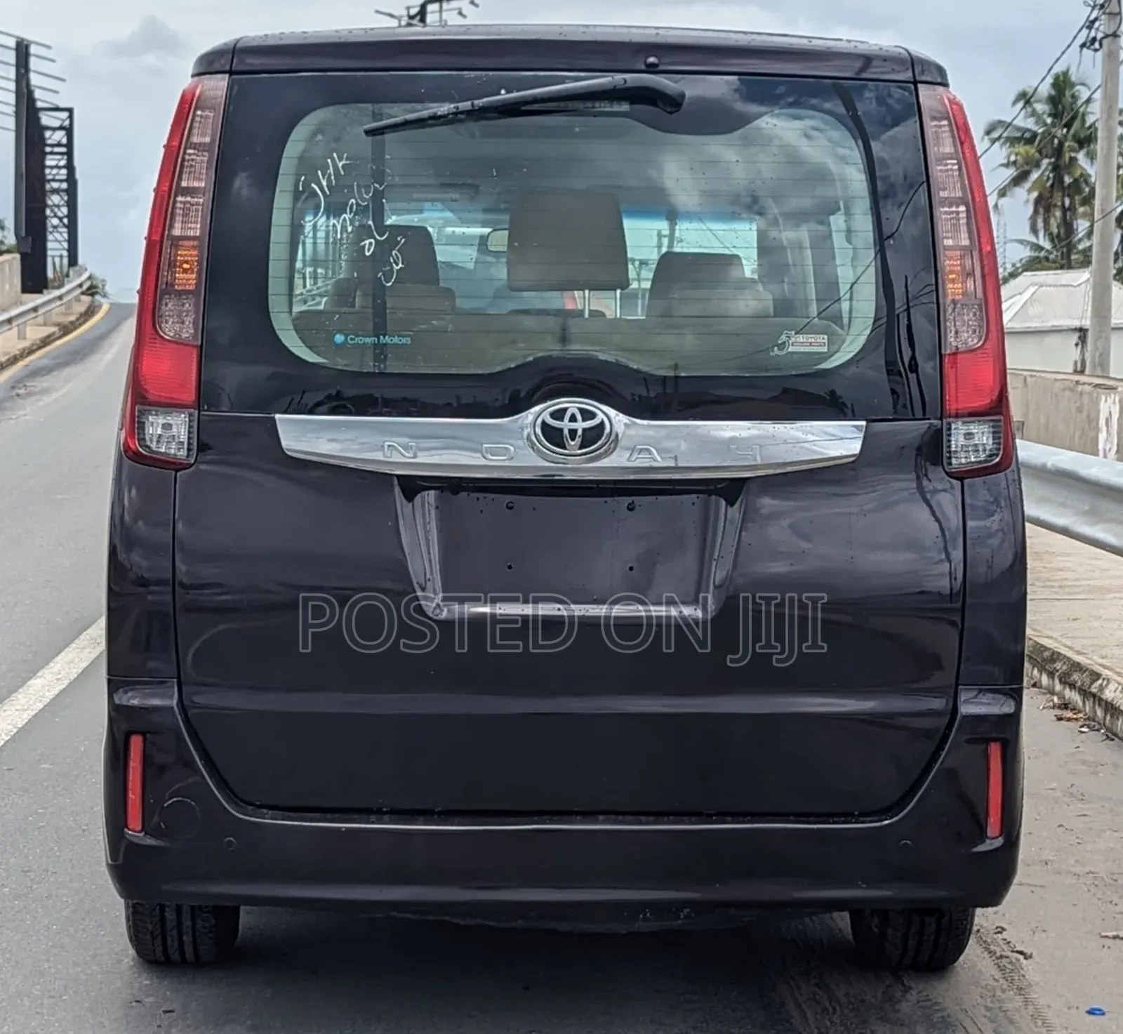 Toyota Noah 2016 Gray