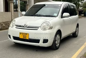Toyota Sienta 2007 White