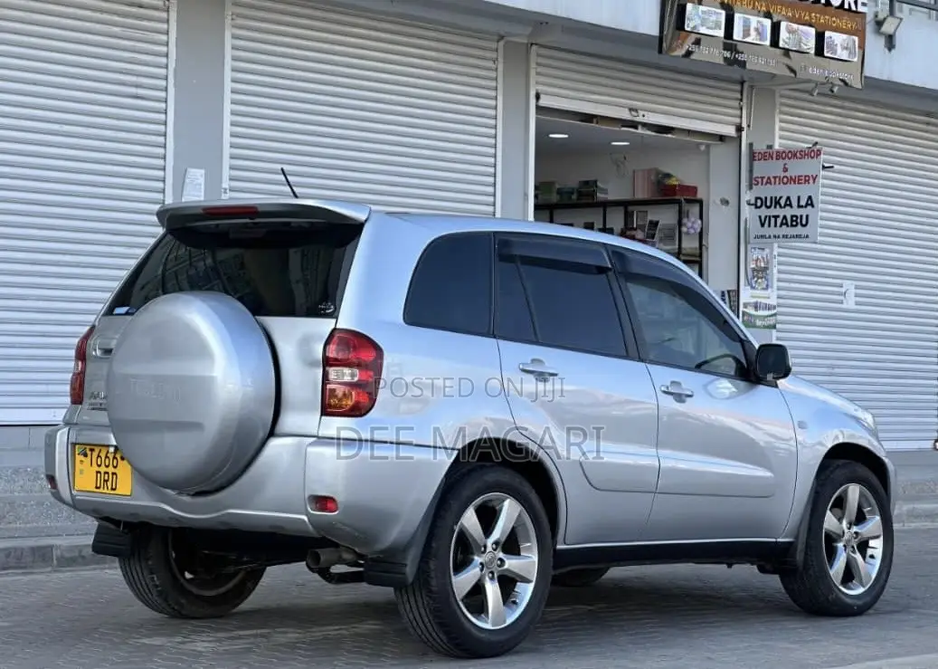Toyota RAV4 1.8 2005 Silver