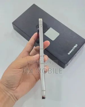New Samsung Galaxy Z Flip 5 256 GB