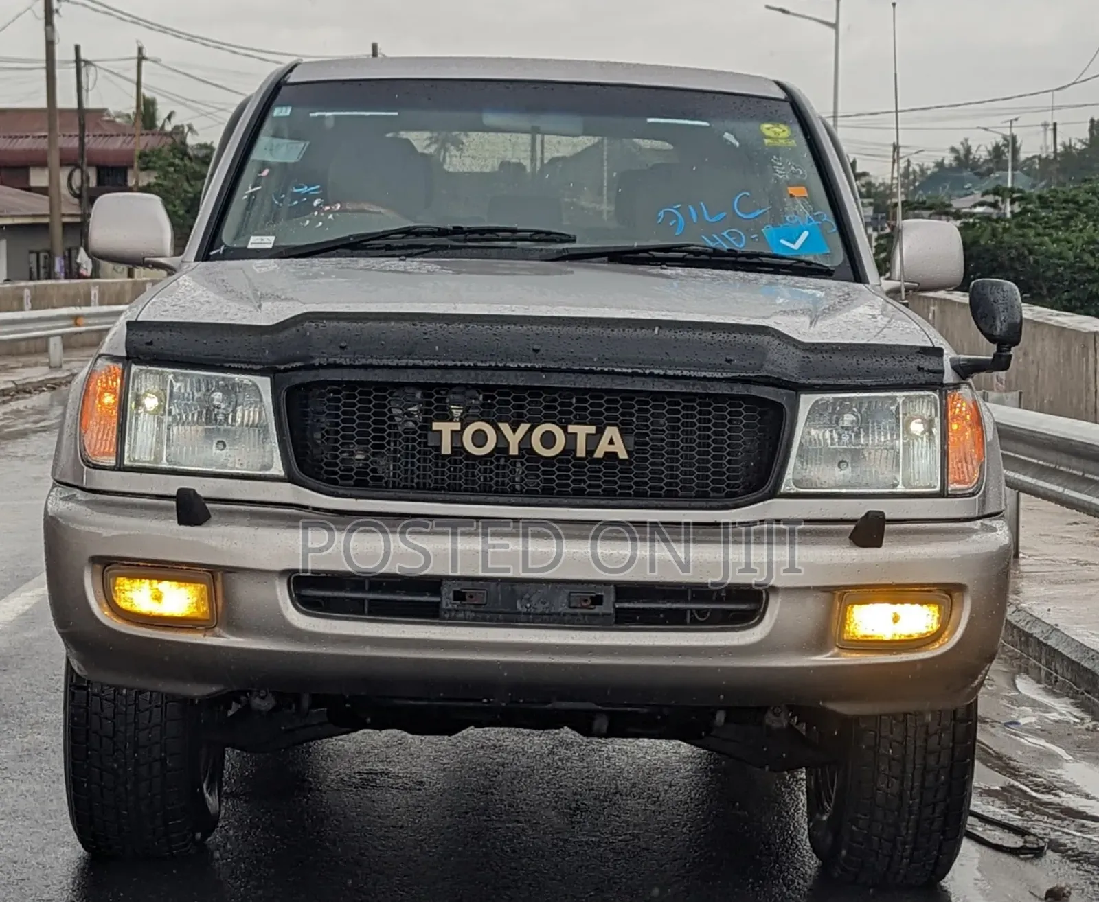 Toyota Land Cruiser 2000 White