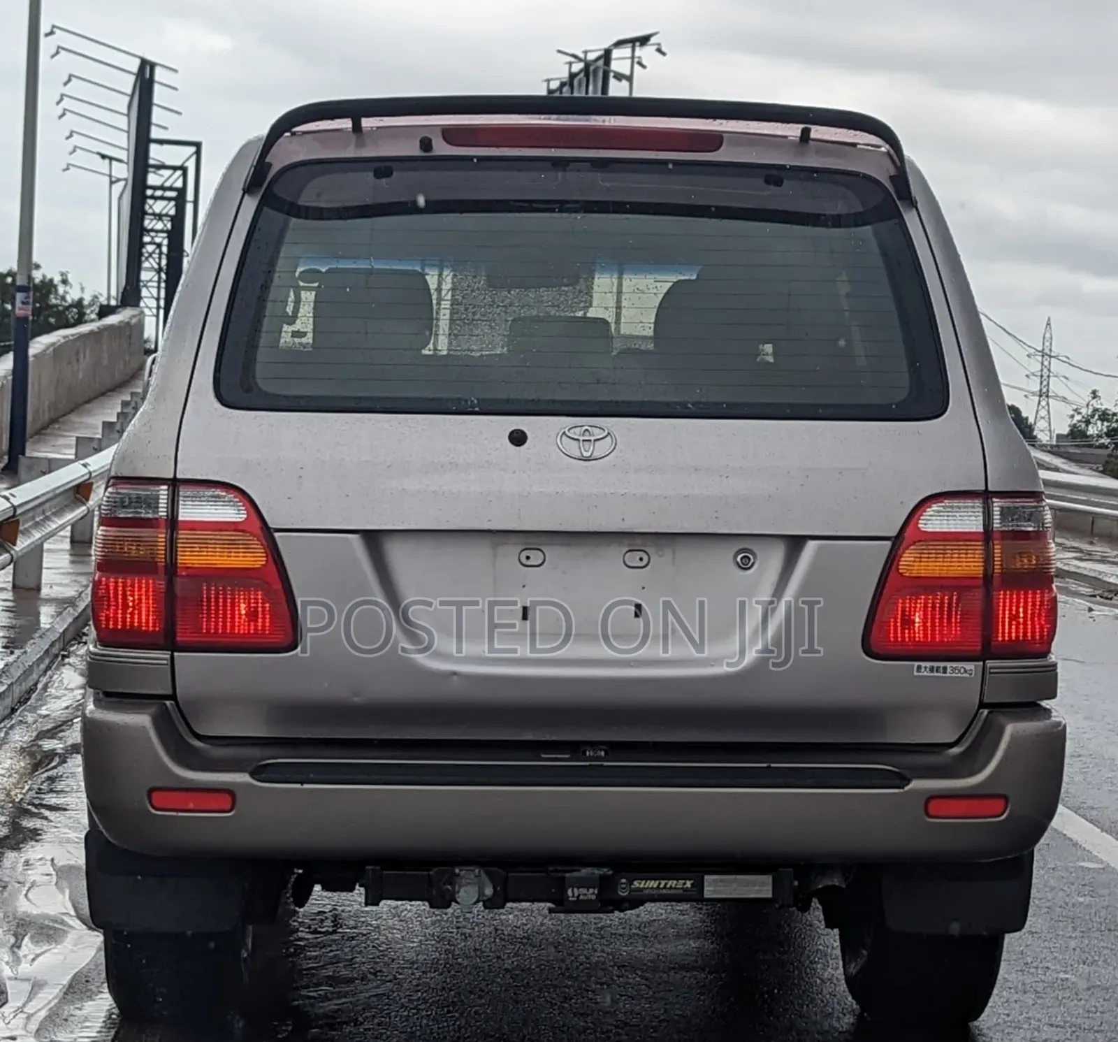 Toyota Land Cruiser 2000 White