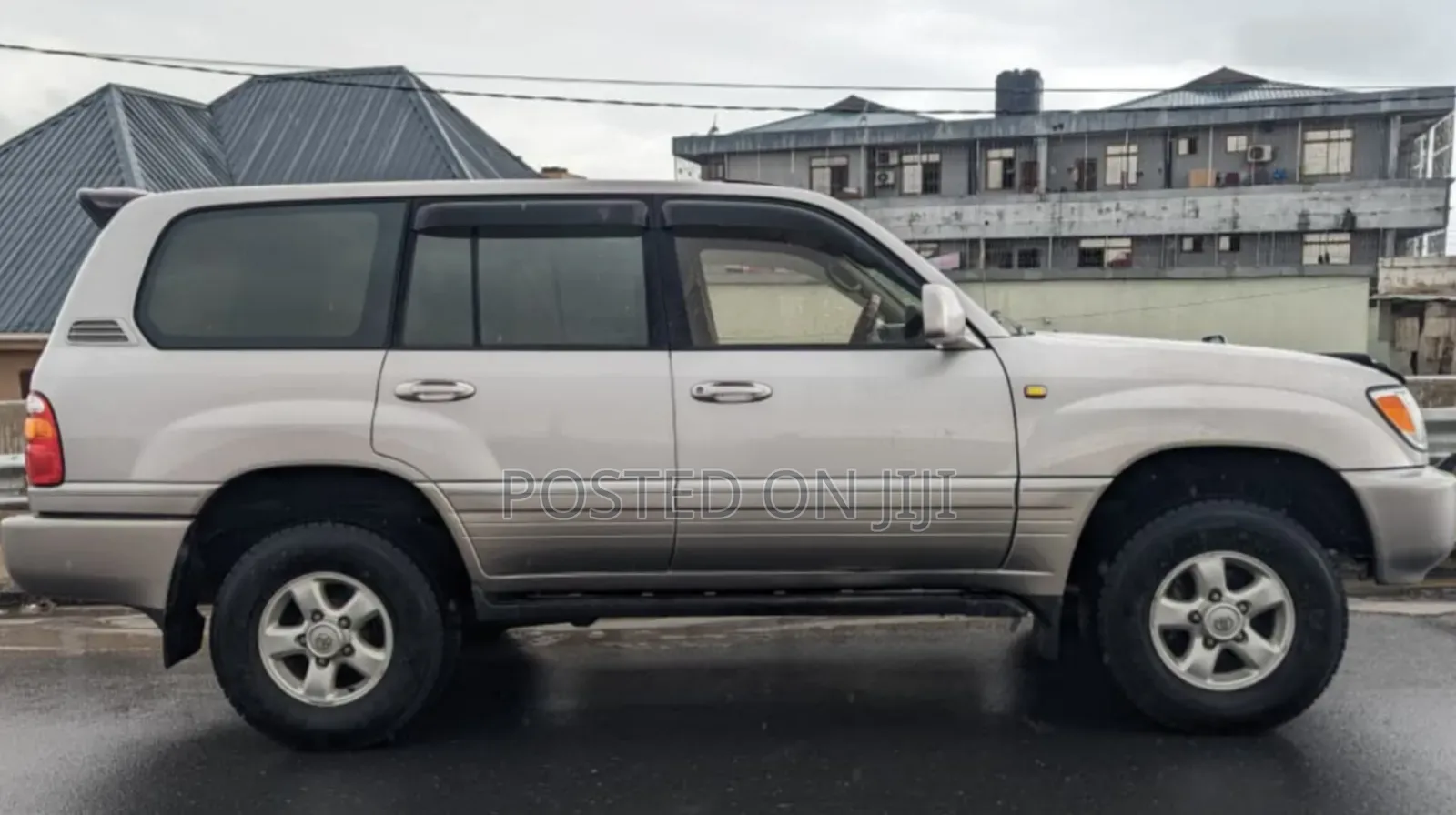 Toyota Land Cruiser 2000 White