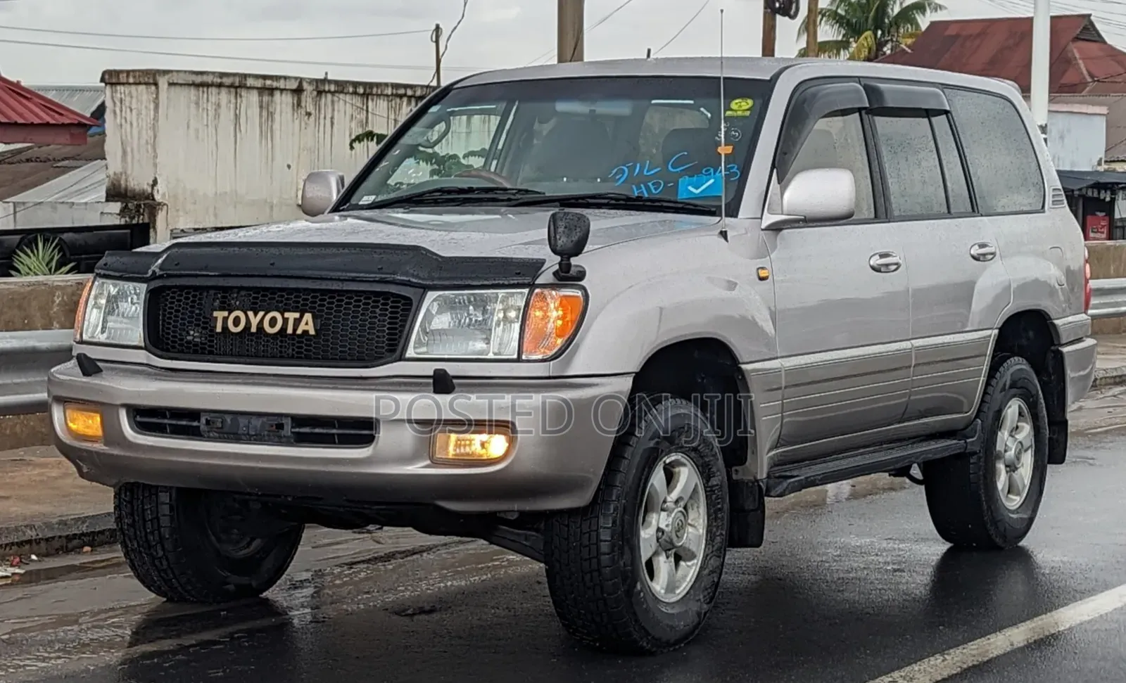 Toyota Land Cruiser 2000 White