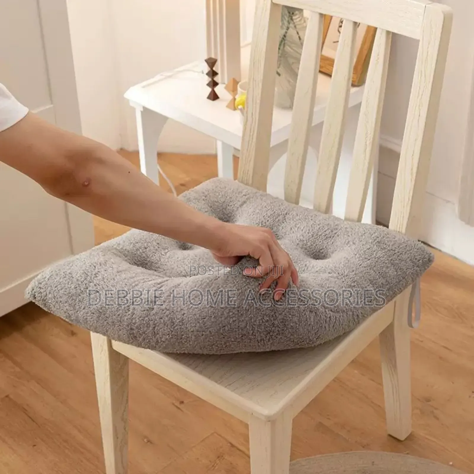Tufted Seat Cushion