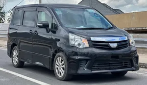 Toyota Noah 2012 Black