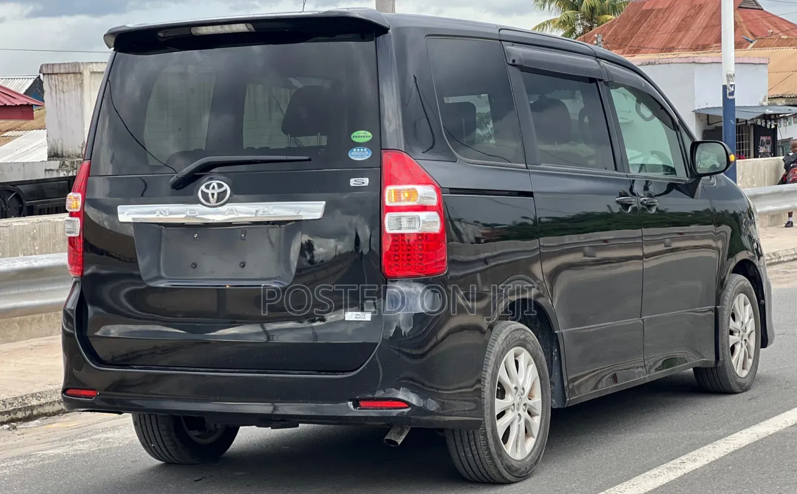 Toyota Noah 2012 Black
