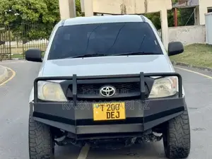 Toyota Hilux 2008 White