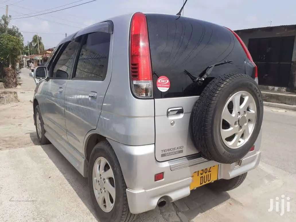 Daihatsu Terios 2011 Silver